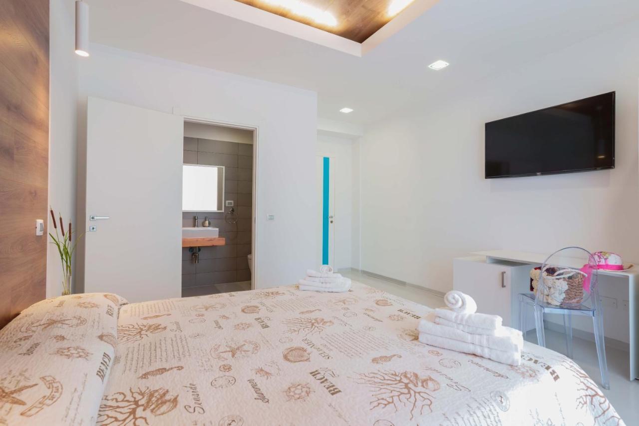 Lumiere Rooms - Eja Sardinia カリアリ エクステリア 写真