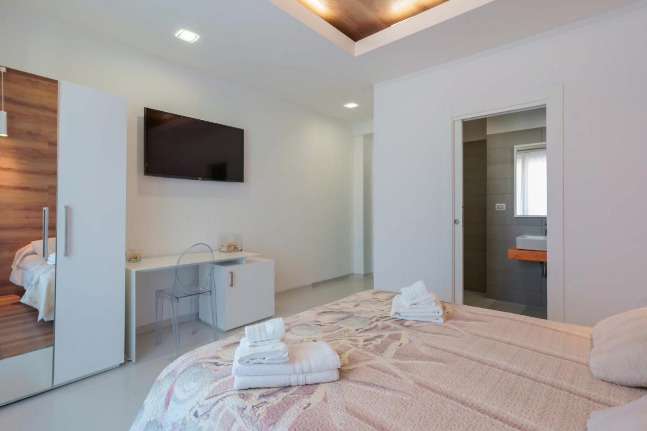 Lumiere Rooms - Eja Sardinia カリアリ エクステリア 写真